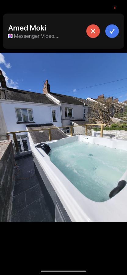 Bright 3 Bedroom House With Hot Tub Swansea Exterior photo